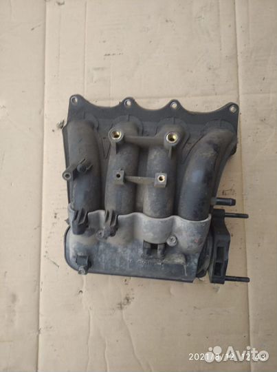 Коллектор впускной Hyundai Elantra 2003 хd 1.6