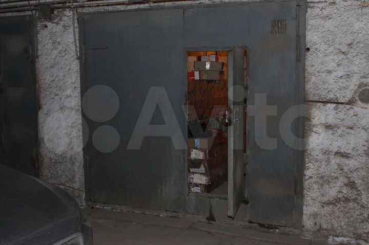 Гараж, > 30 м²