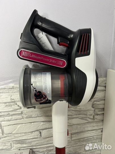 Пылесос беспроводной Redmond RV-UR370