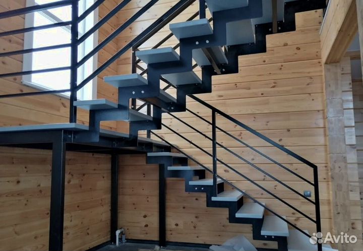 Лестница винтовая с монтажем