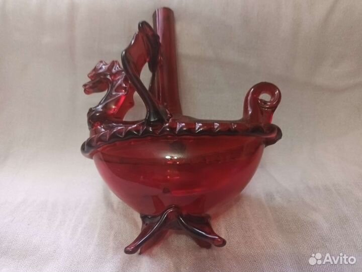 Старинная бутылка дракон. Стекло