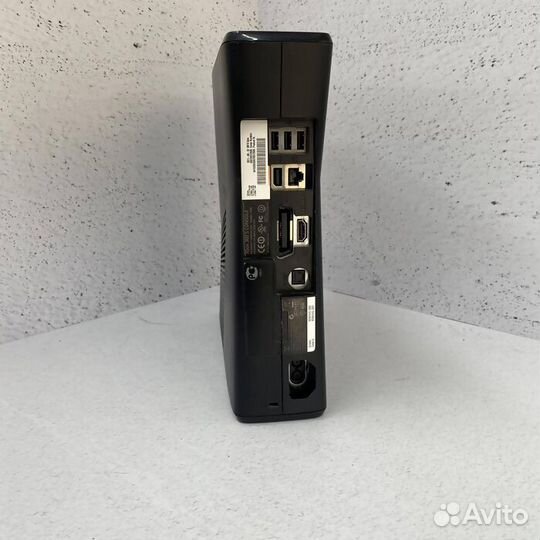 Игровая приставка Microsoft Xbox 360 S 250 гб