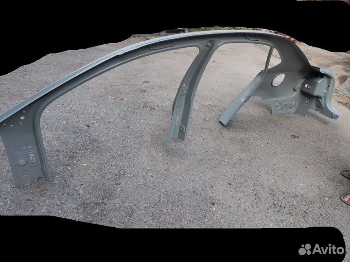Боковина кузова правая новая VW Polo 11