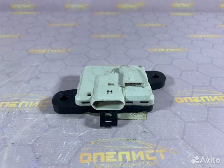 Датчик удара правый Opel Vectra B