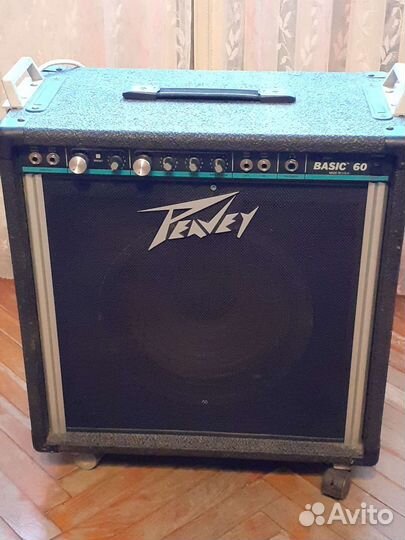 Комбоусилитель для бас-гитары