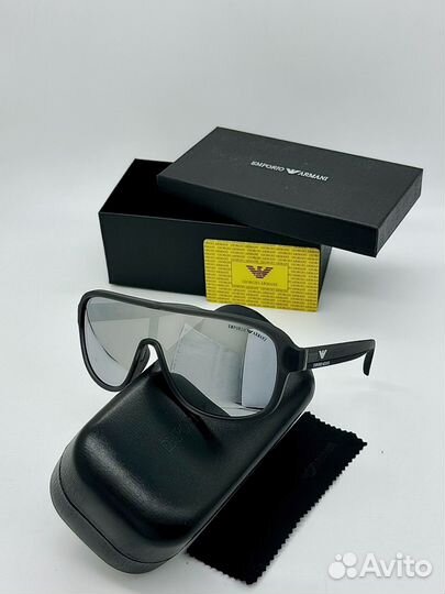 Солнцезащитные очки emporio armani
