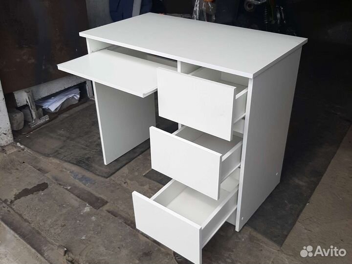 Компьютерный столик. Новый