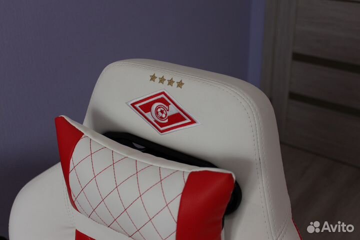 Игровое компьютерное кресло Zone 51 на мультиблоке