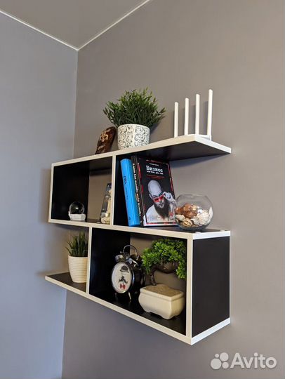 Новая Полка настенная черная с белым