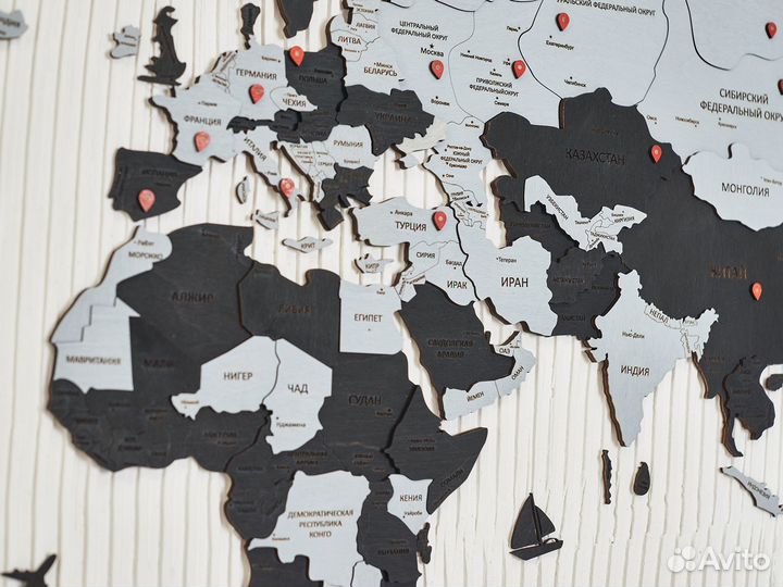 Деревянная карта мира на русском языке