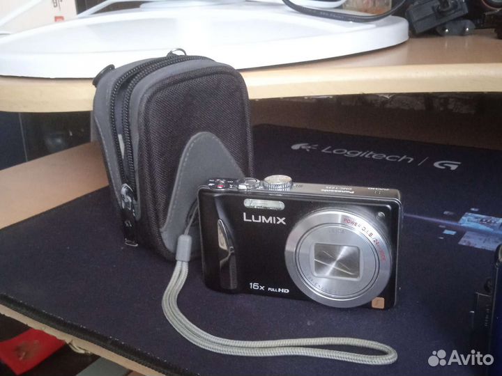 Компактный фотоаппарат