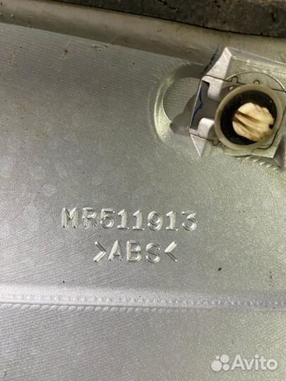 Спойлер крышки багажника Mitsubishi Airtrek (CU) 2