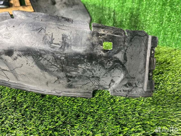 Подкрылок передний правый Mercedes-Benz Slk W202