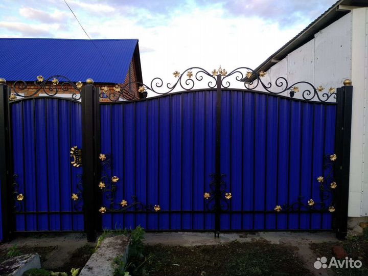 Распашные кованые ворота