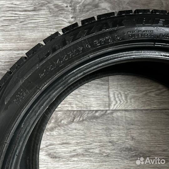 Bridgestone Blizzak Revo 696 215/45 R17