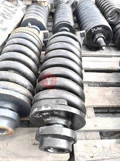 Натяжитель гусеницы Komatsu PC270LC-8207-30-68500