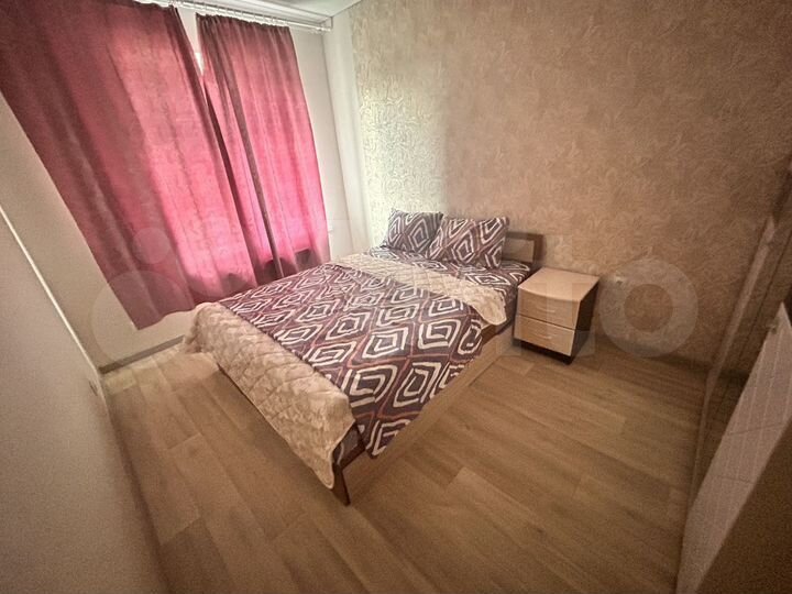 2-к. квартира, 52 м², 1/10 эт.