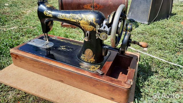 Швейная машинка singer