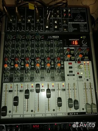 Микшерный пульт Behringer Xenyx X1204USB