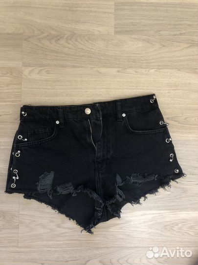 Шорты bershka пирсинг ecru 34