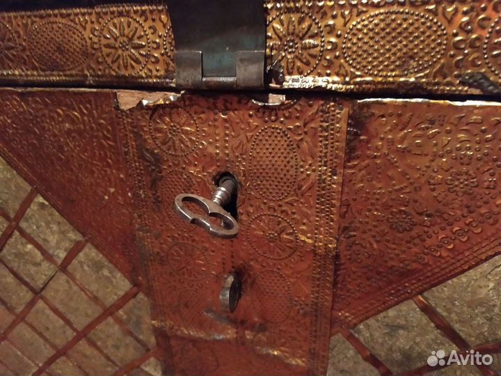 Сундук с музыкальным замком