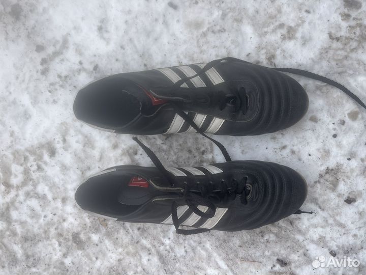 Футбольные бутсы adidas