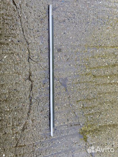 4F0853283E 2ZZ уплотнитель стекла переднего левого