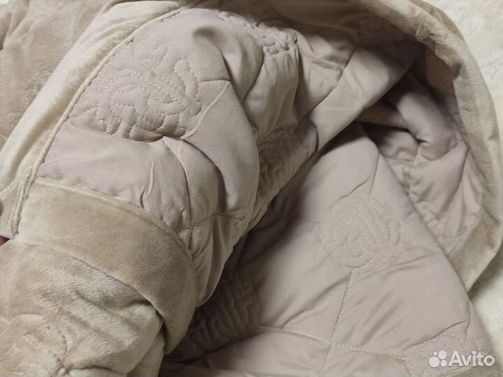 Покрывало на кровать новое 220*240 Бежевое