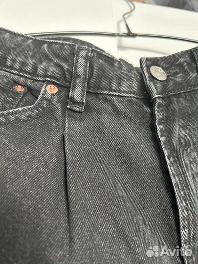 Джинсы mom fit вымытый черный женские H&M