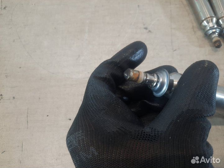 Форсунка топливная Mercedes A180 W176 270.910 2013