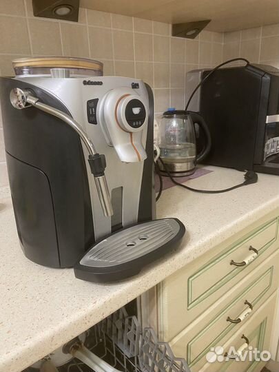 Кофемашина saeco