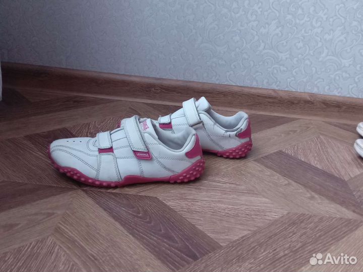 Кроссовки для девочки