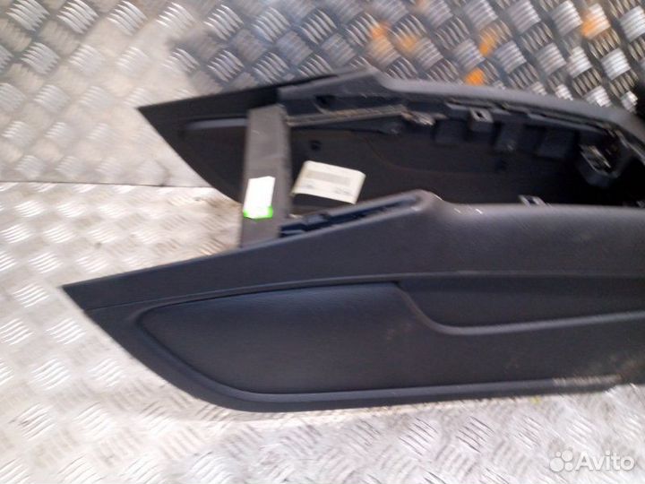 Подлокотник Audi Q7 4LB casa 2008