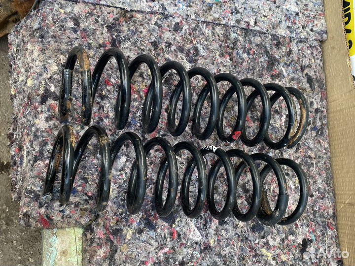 Mitsubishi outlander 1 4G69 задние пружины