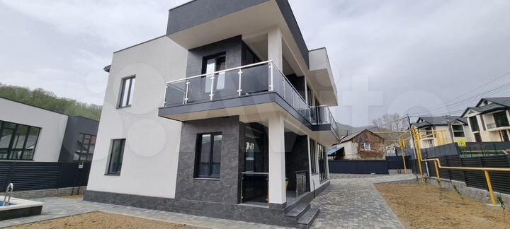 Коттедж 216 м² на участке 5,7 сот.