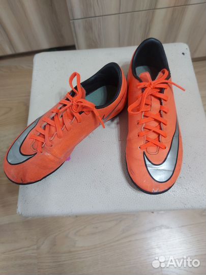 Бутсы футбольные сороконожки детские