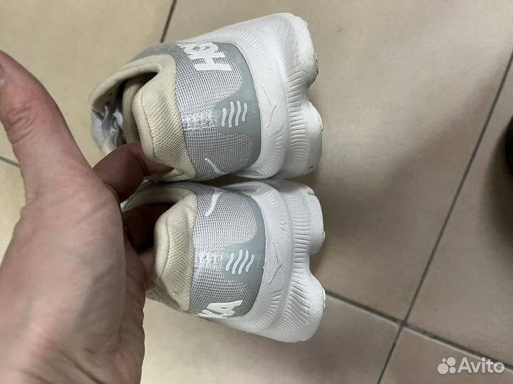 Кроссовки Hoka