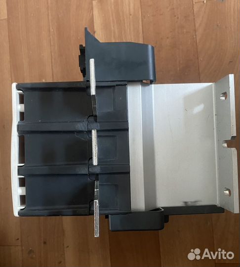 Контактор Telemecanique LC1F225