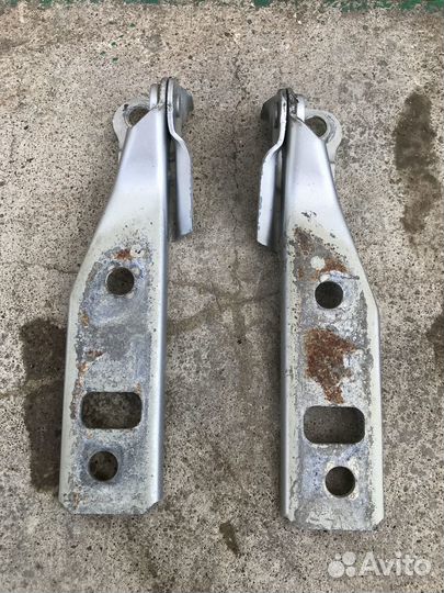 Петля капота крепление VW Golf 4 1.4i 2001г