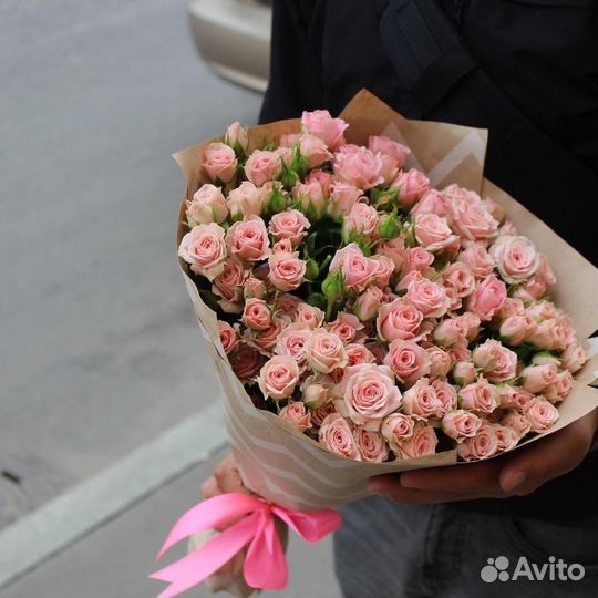 Букет кустовых роз доставка