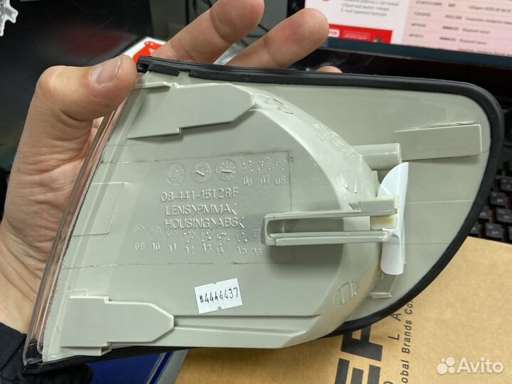 Указатель поворота audi A6 c4 1995-1997 год