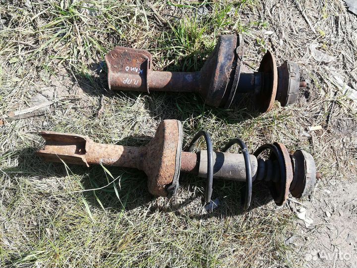 Амортизатор передний Рено Клио 2