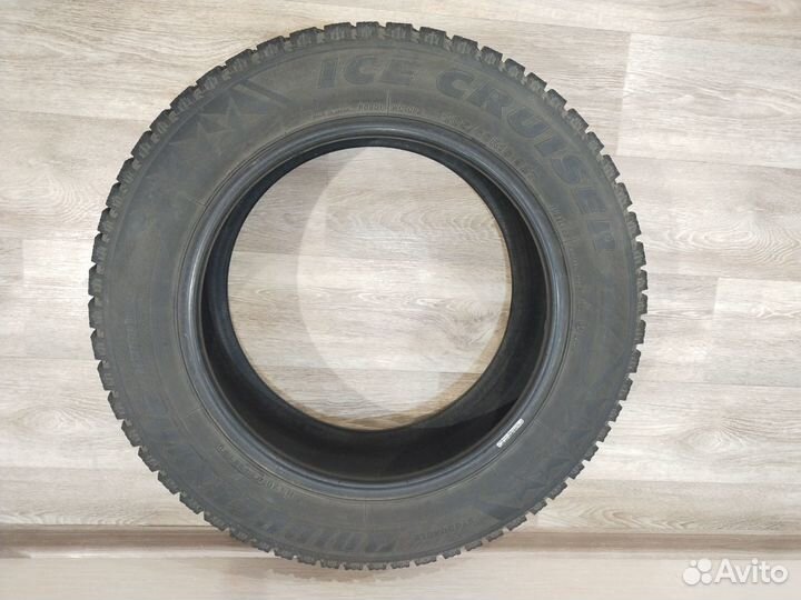 Bridgestone Ice Cruiser 7000 205/60 R16 92T