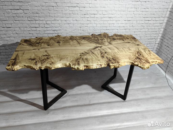 Стол из слеба в наличии
