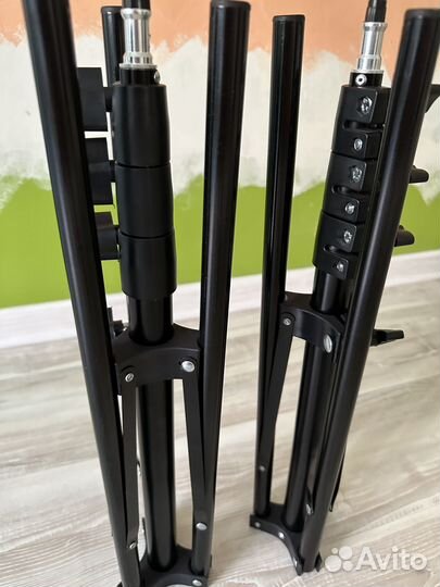 Штатив / трипод для лампы / телефона