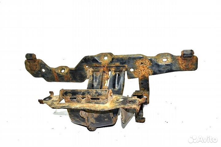 Петля воздушного дефлектора кабины, левая scania P