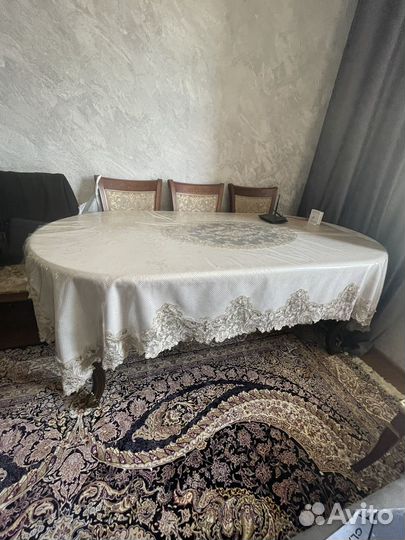 Кухонный стол и стулья