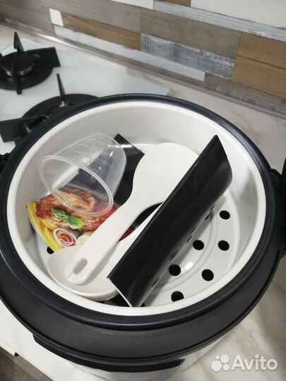 Мультиварка новая