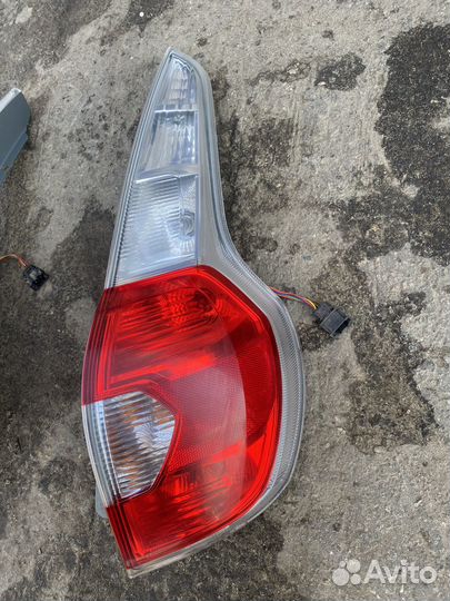 Фонарь задний Datsun Mi-Do