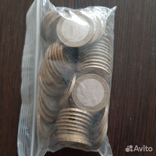 Продам коллекцию юбилейных монет,купюр, брак